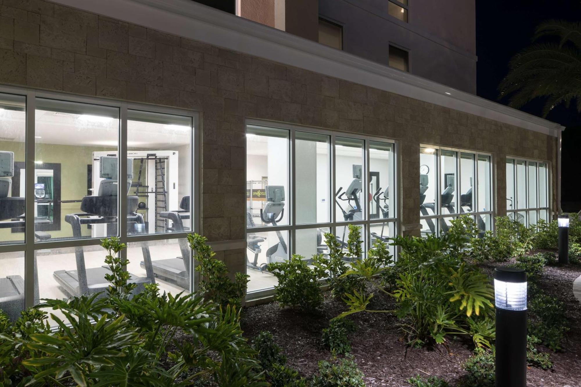 Home2 Suites By Hilton Cape Canaveral Cruise Port מראה חיצוני תמונה
