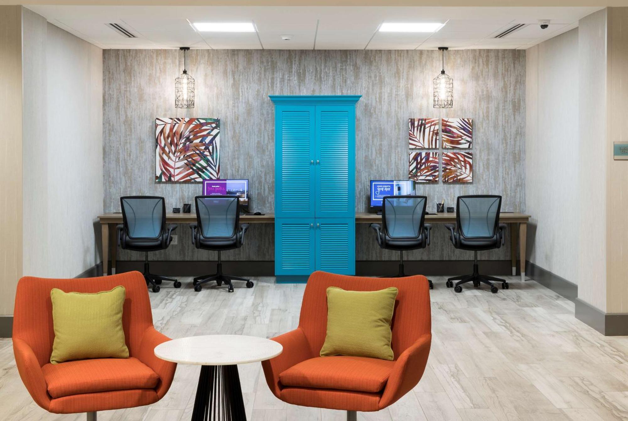 Home2 Suites By Hilton Cape Canaveral Cruise Port מראה חיצוני תמונה