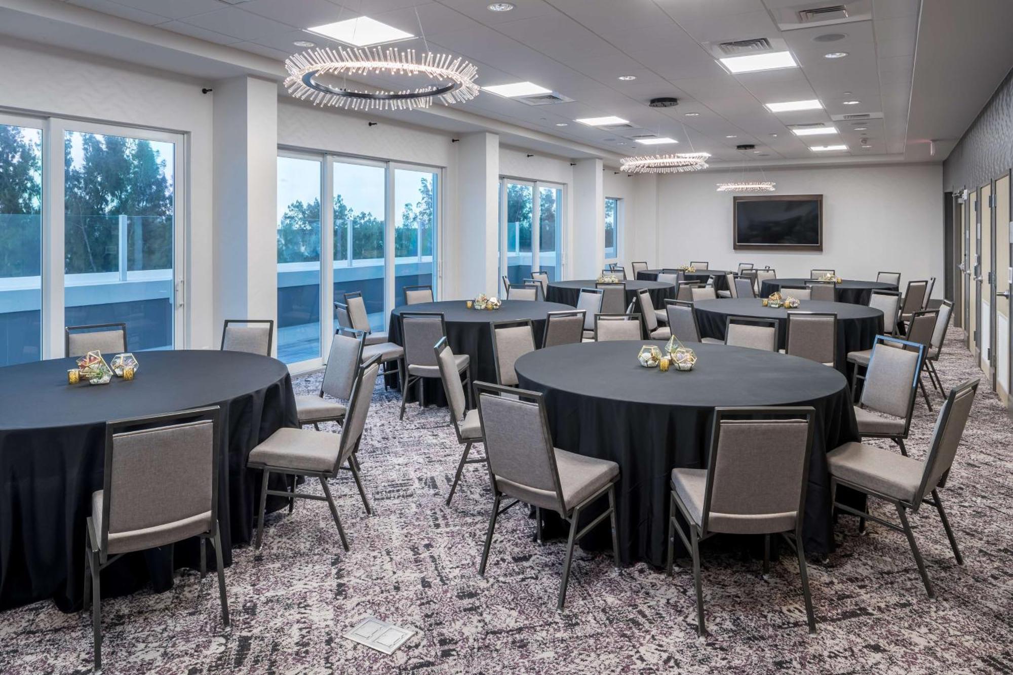 Home2 Suites By Hilton Cape Canaveral Cruise Port מראה חיצוני תמונה