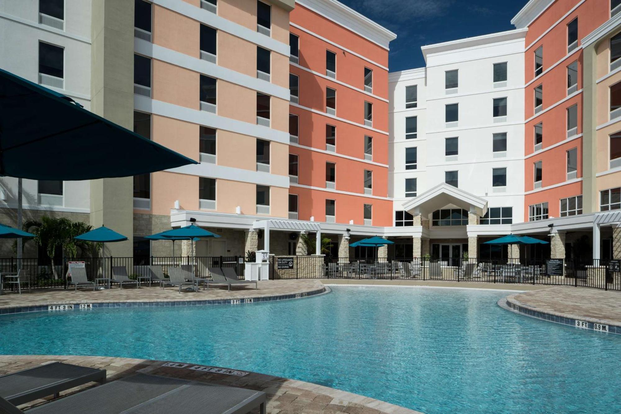Home2 Suites By Hilton Cape Canaveral Cruise Port מראה חיצוני תמונה