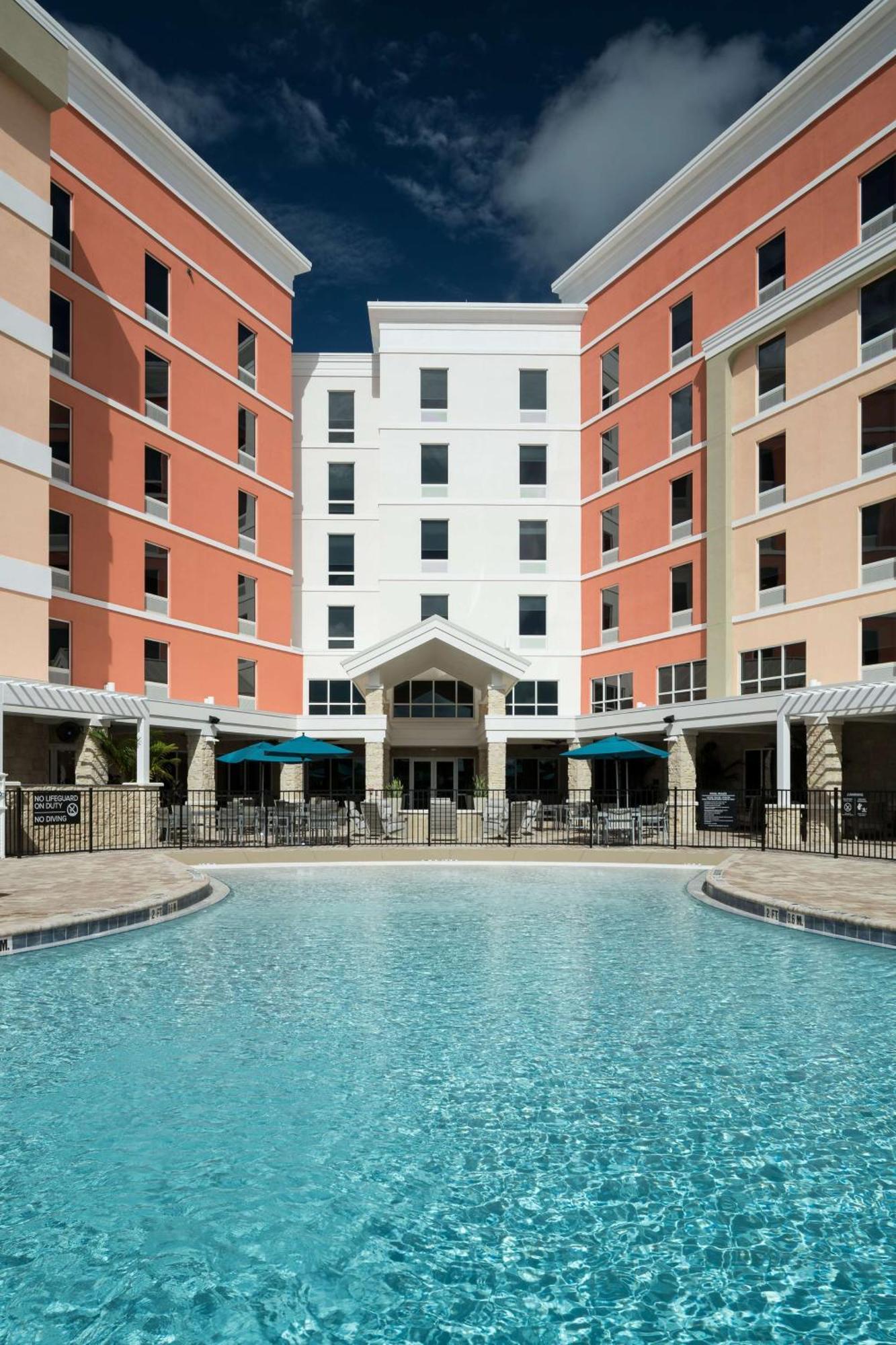 Home2 Suites By Hilton Cape Canaveral Cruise Port מראה חיצוני תמונה