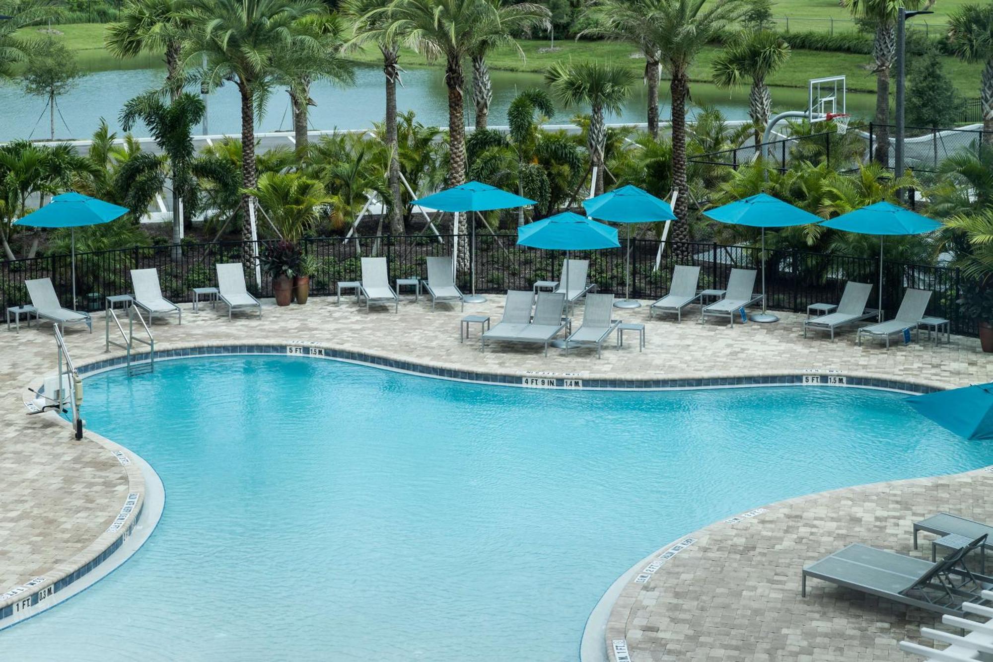 Home2 Suites By Hilton Cape Canaveral Cruise Port מראה חיצוני תמונה